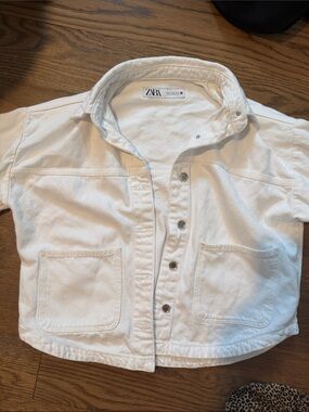 ZARA White Cropped Denim Jacket with Patch Pockets